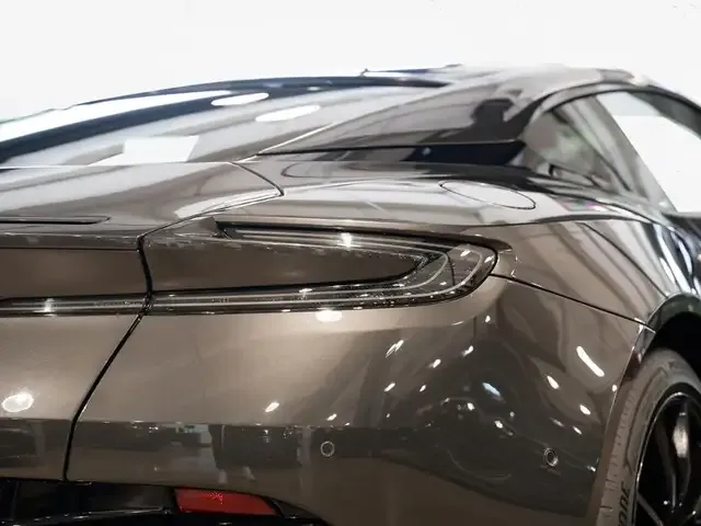 Aston Martin DB11