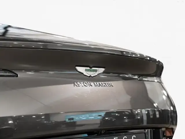 Aston Martin DB11