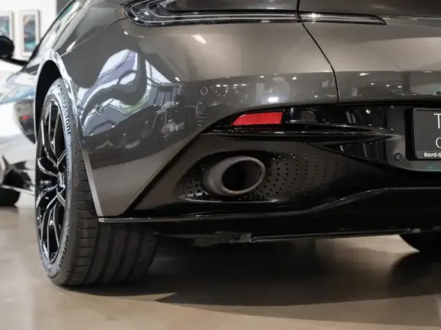 Aston Martin DB11