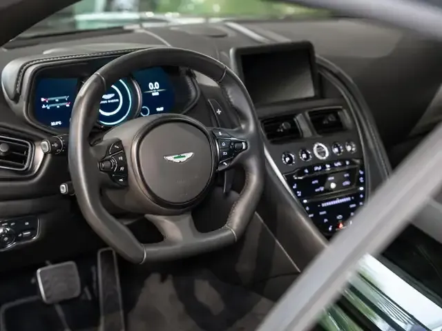 Aston Martin DB11
