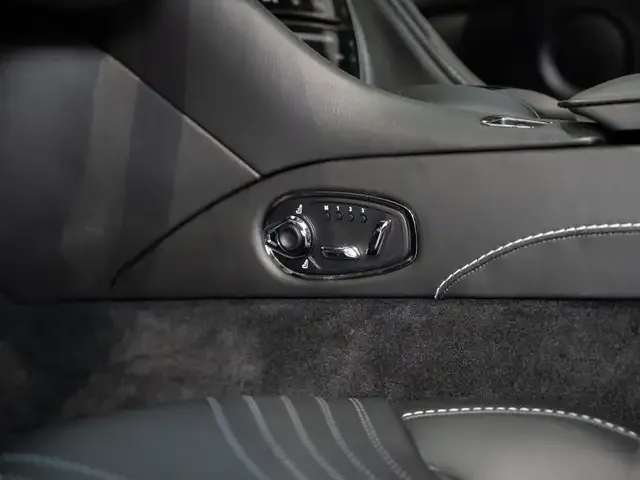Aston Martin DB11