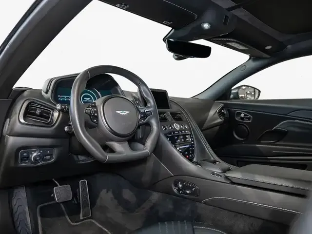 Aston Martin DB11