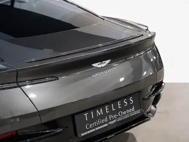 Aston Martin DB11