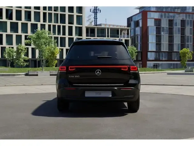 Mercedes-Benz EQB 250