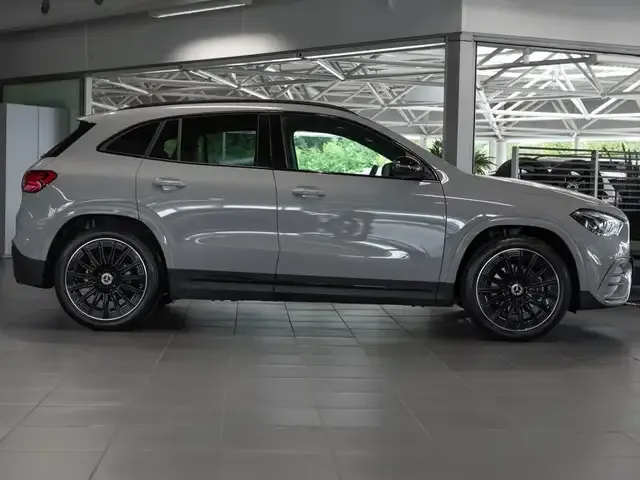 Mercedes-Benz GLA 200
