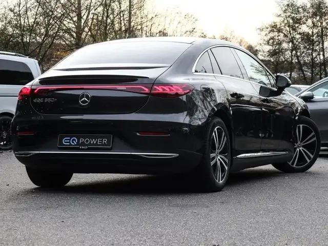 Mercedes-Benz EQE 350