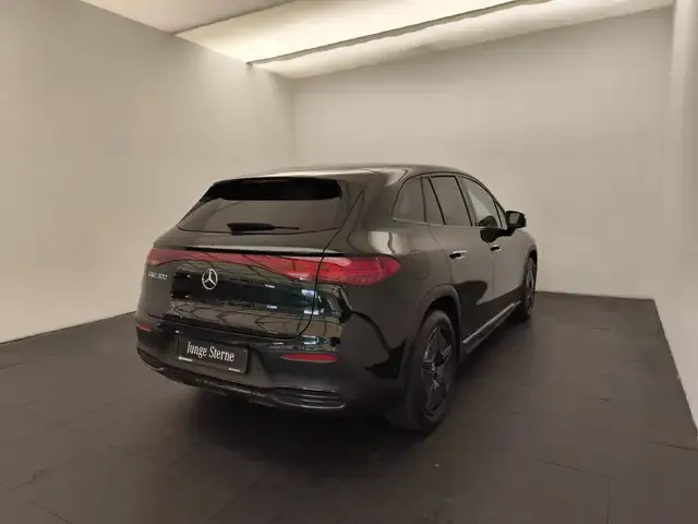 Mercedes-Benz EQE 300