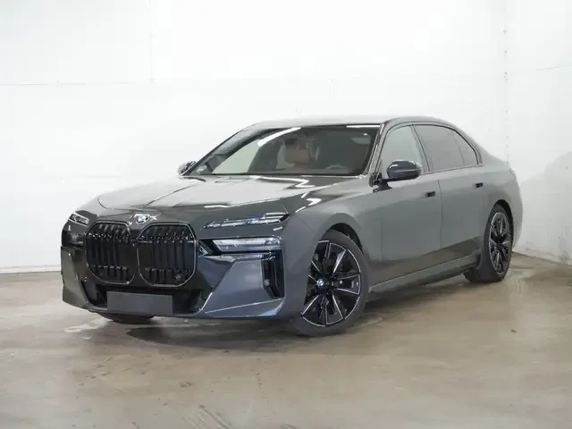BMW i7