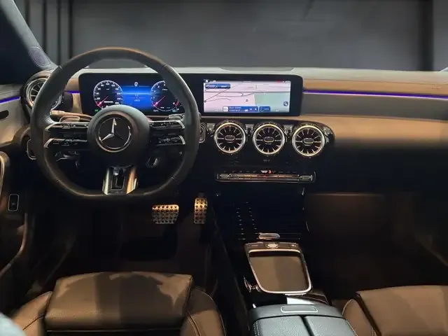 Mercedes-Benz CLA 35 AMG