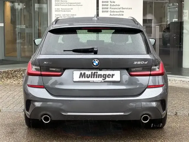 BMW 320