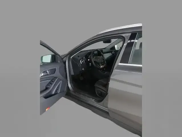 Mercedes-Benz GLA 180