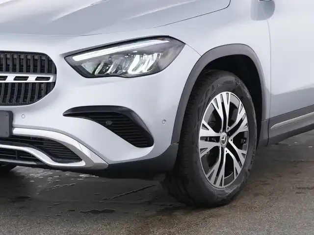 Mercedes-Benz GLA 180