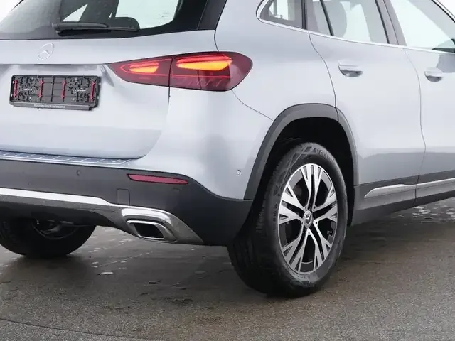 Mercedes-Benz GLA 180