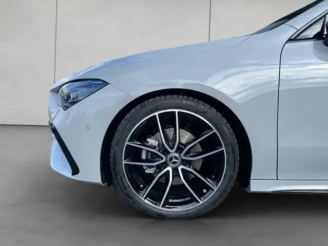 Mercedes-Benz CLA 180