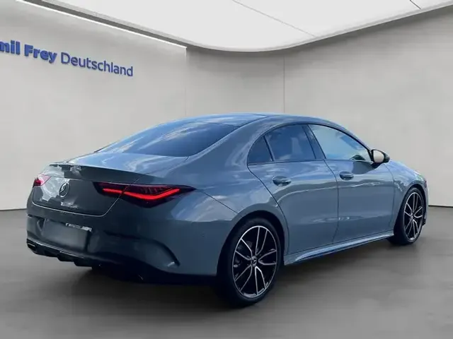 Mercedes-Benz CLA 180