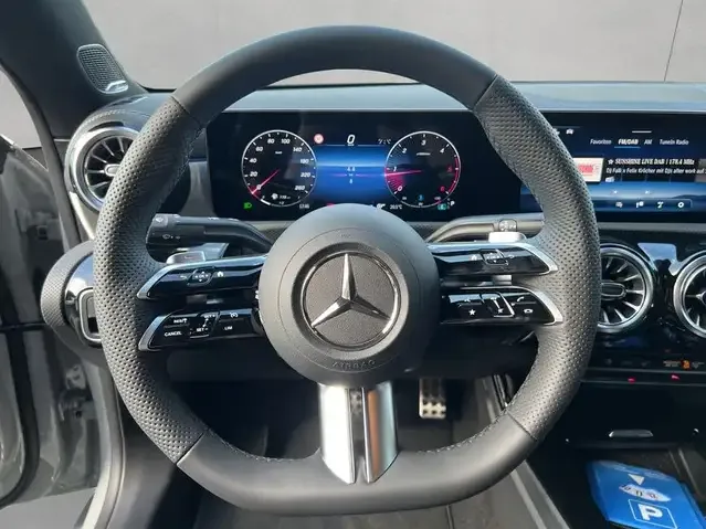 Mercedes-Benz CLA 180
