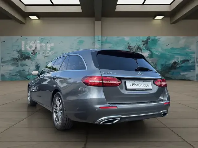 Mercedes-Benz E 220