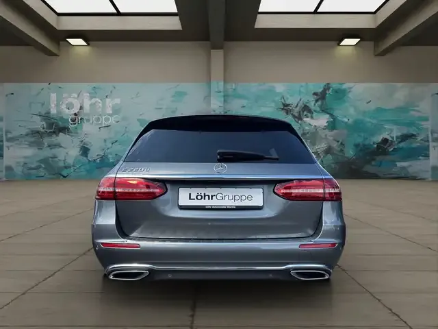 Mercedes-Benz E 220
