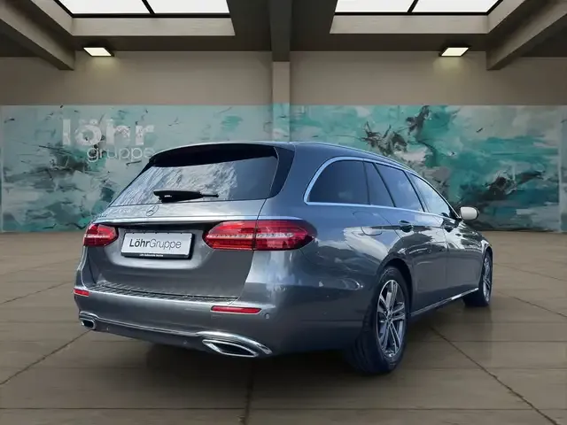 Mercedes-Benz E 220