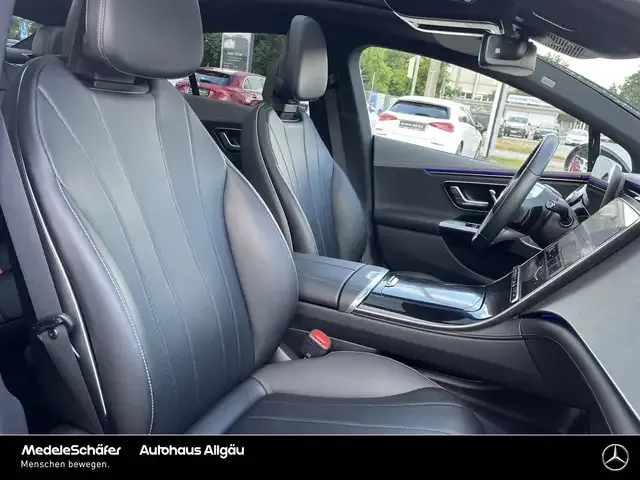 Mercedes-Benz EQE 300