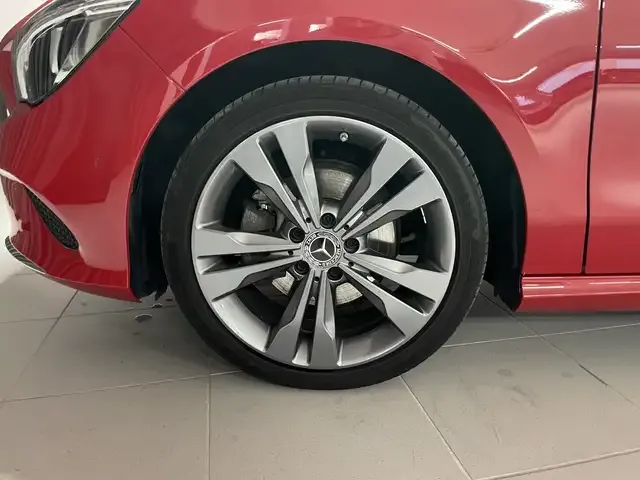 Mercedes-Benz CLA 180