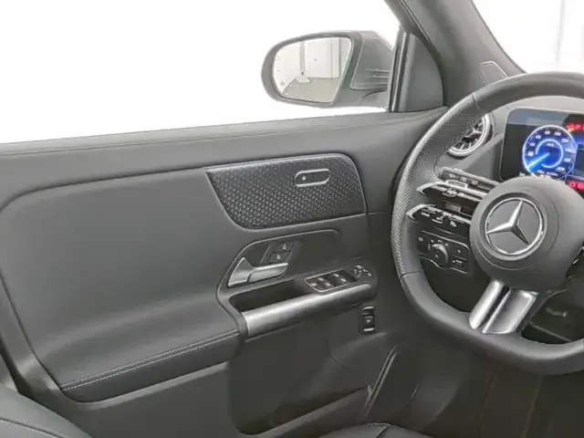 Mercedes-Benz EQA 300