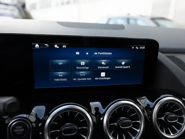 Mercedes-Benz GLA 220