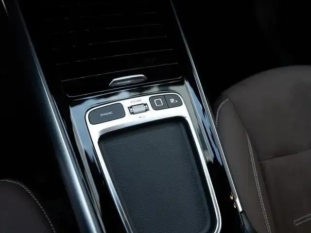 Mercedes-Benz GLA 220