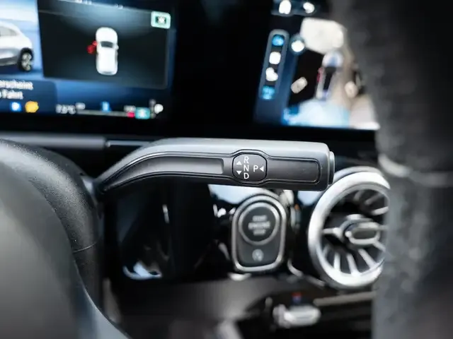 Mercedes-Benz GLA 220