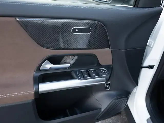 Mercedes-Benz GLA 220