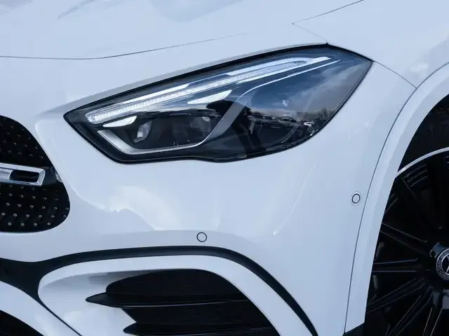 Mercedes-Benz GLA 220