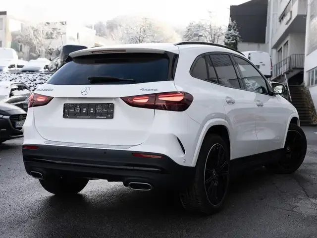 Mercedes-Benz GLA 220