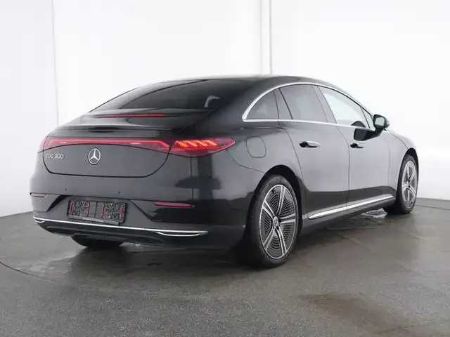 Mercedes-Benz EQE 300