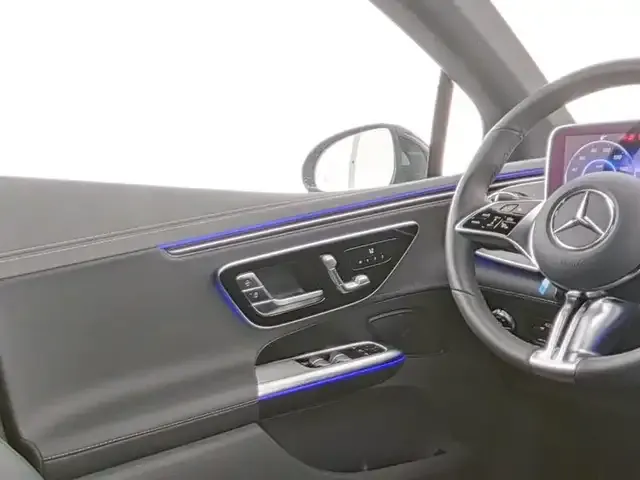 Mercedes-Benz EQE 300