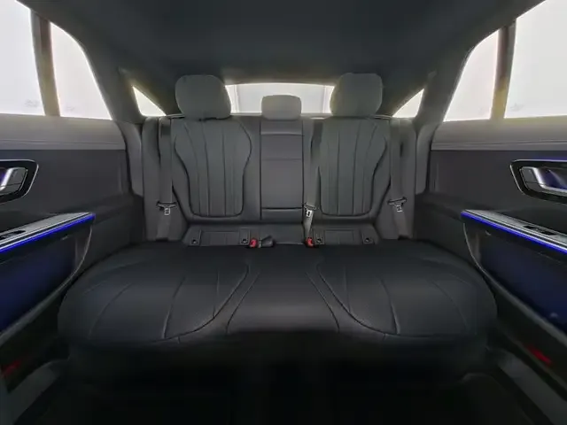 Mercedes-Benz EQE 300