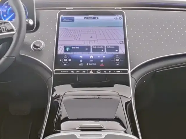 Mercedes-Benz EQE 300