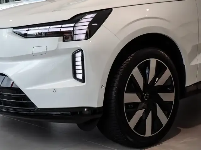 Volvo EX90