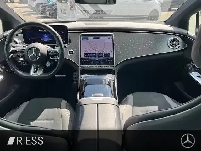Mercedes-Benz EQE 43
