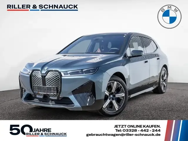 BMW iX