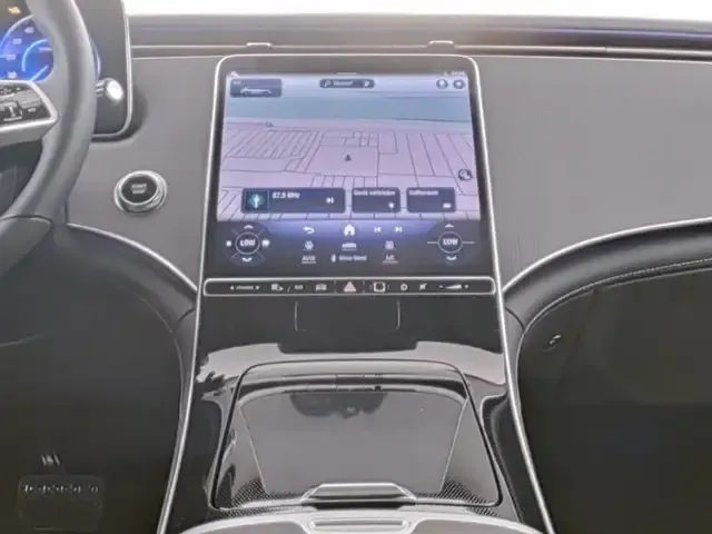 Mercedes-Benz EQE 300