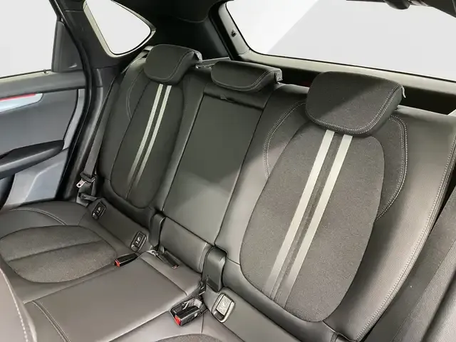 BMW 225