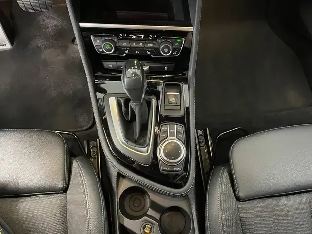 BMW 225