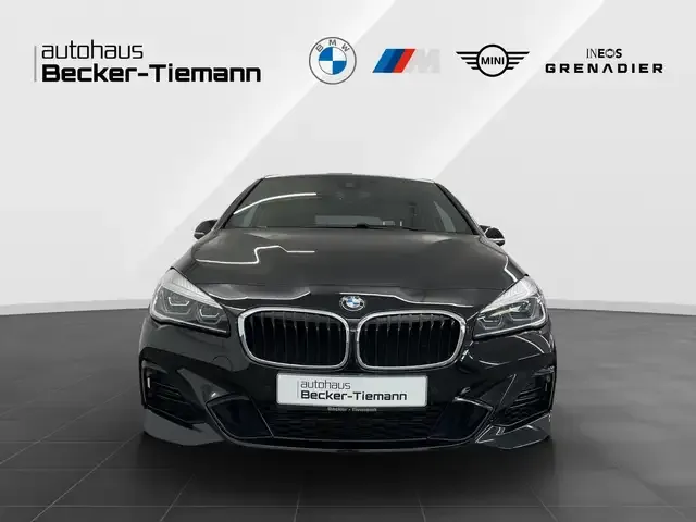 BMW 225