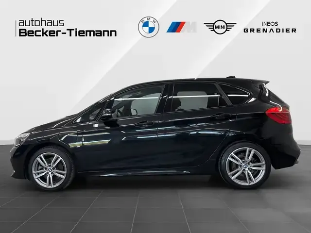 BMW 225