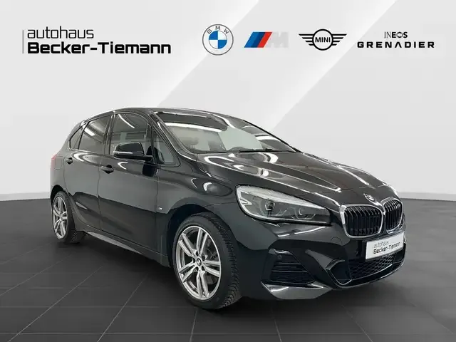 BMW 225