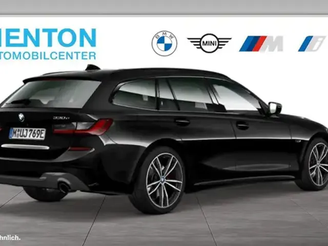 BMW 330