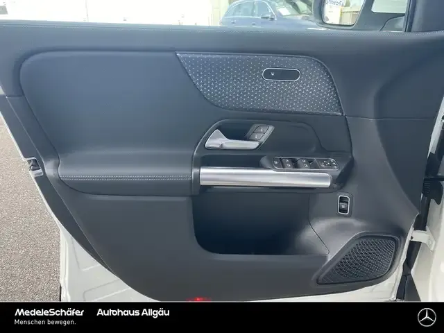 Mercedes-Benz EQA 300