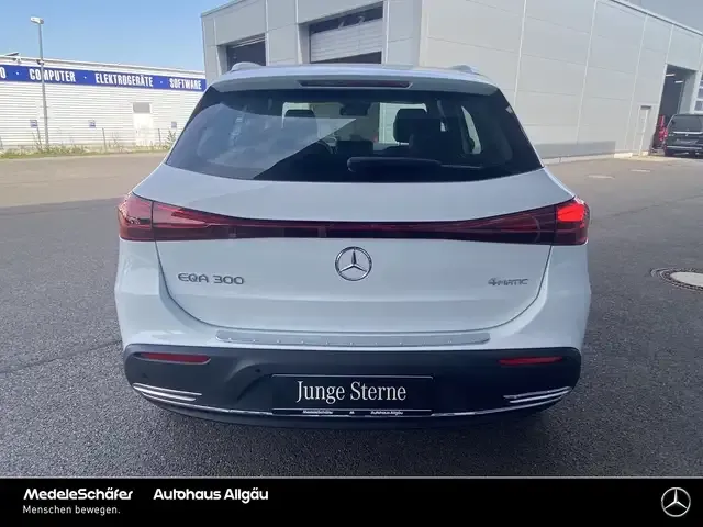 Mercedes-Benz EQA 300