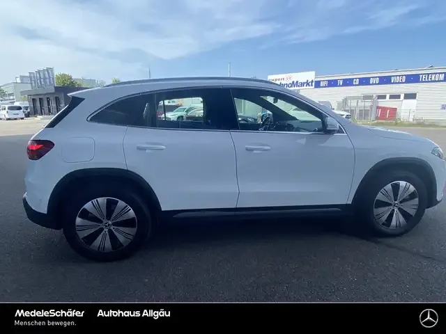 Mercedes-Benz EQA 300