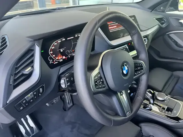 BMW 235